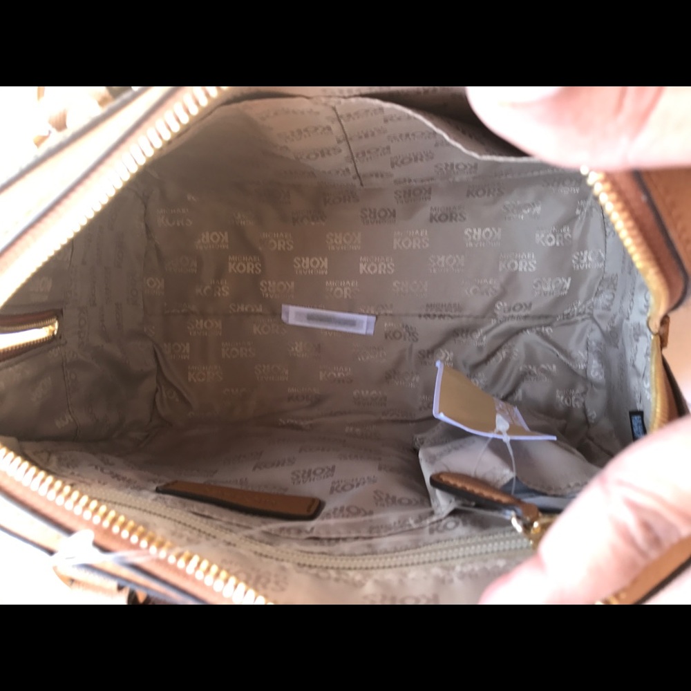 MICHAEL KORS SANDRINE STUD SMALL SATCHEL+WALLET - Picture 5 of 8